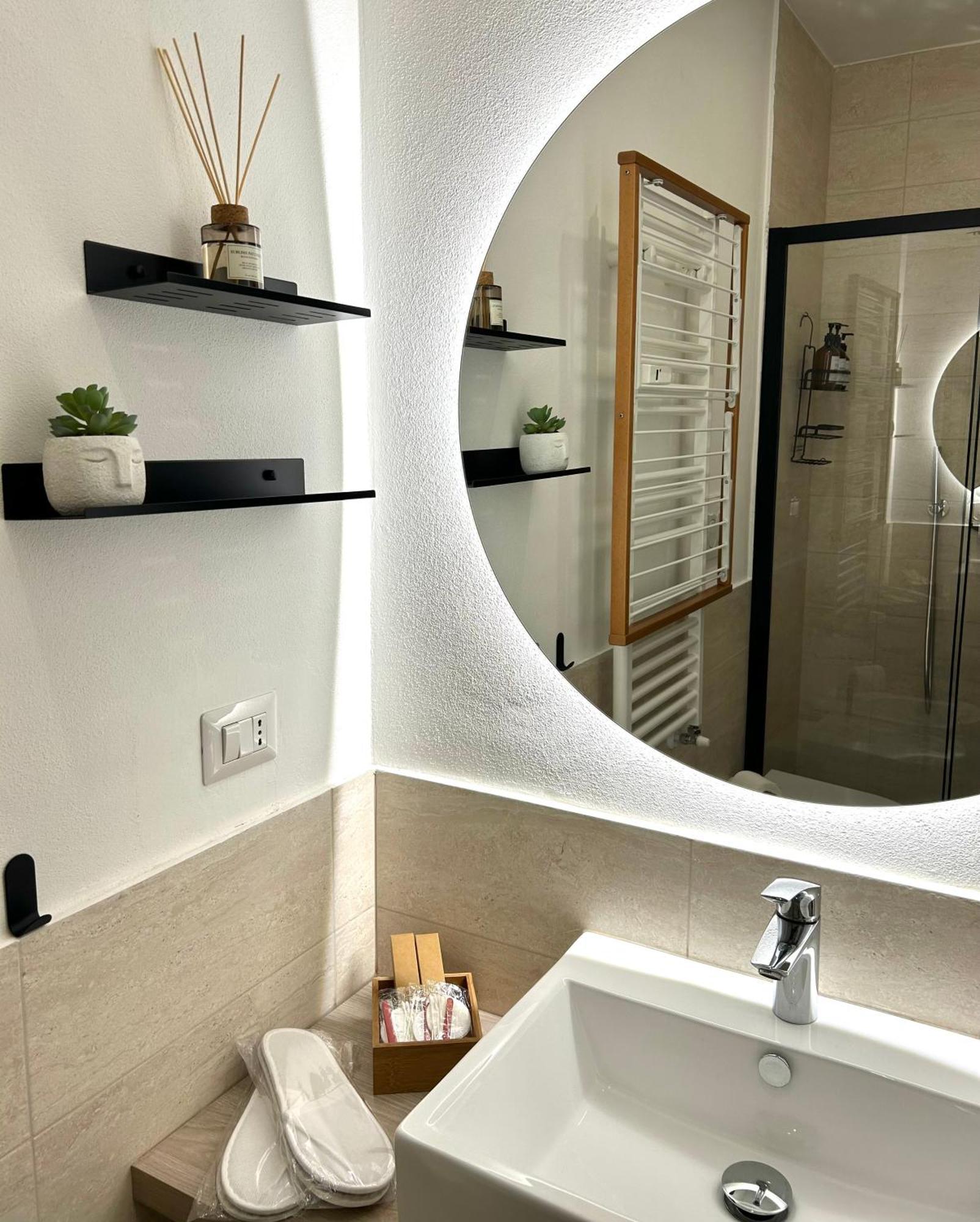 Navigli-Bocconi - Peque Home, Wi-Fi Milánó Kültér fotó